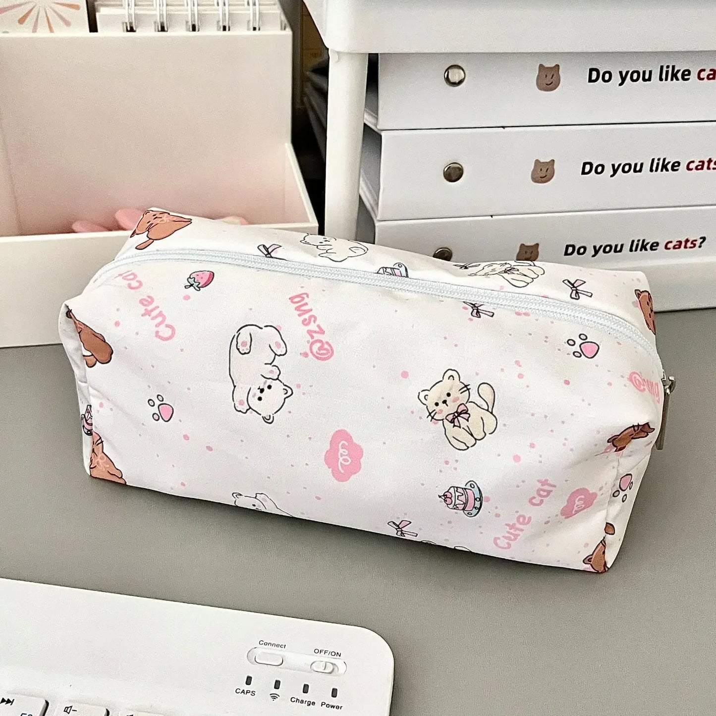 Trousse Coréenne Simple et Mignonne – Motifs Animaux Cartoon | Organiseur Portable pour Fournitures Scolaires et Maquillage