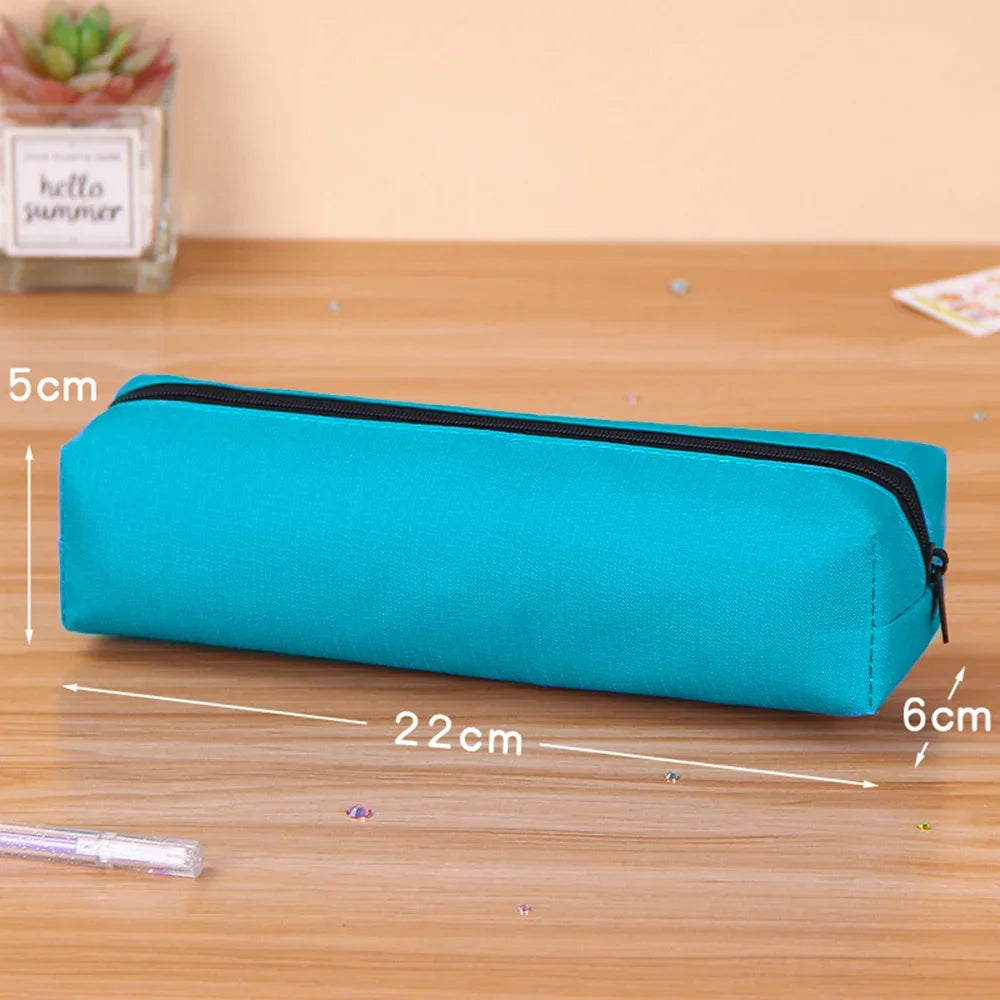 Trousse Unicolore à Fermeture Éclair – Grande Capacité | Style Simple et Élégant | Fournitures Scolaires & Trousse de Maquillage