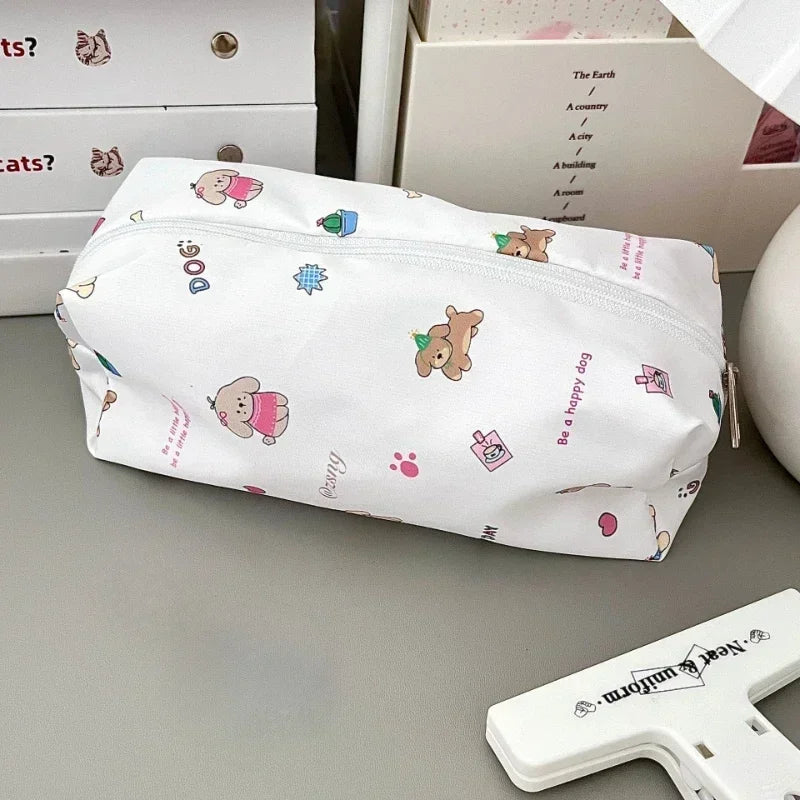 Trousse Coréenne Simple et Mignonne – Motifs Animaux Cartoon | Organiseur Portable pour Fournitures Scolaires et Maquillage