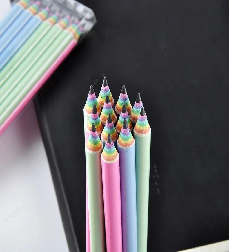 Crayons Enfants Arc-en-Ciel – Pack de 12 | Mine HB | Écologiques & Non Toxiques | Écriture et Dessin