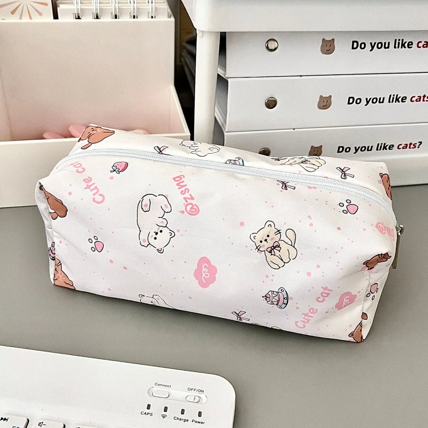 Trousse Coréenne Simple et Mignonne – Motifs Animaux Cartoon | Organiseur Portable pour Fournitures Scolaires et Maquillage