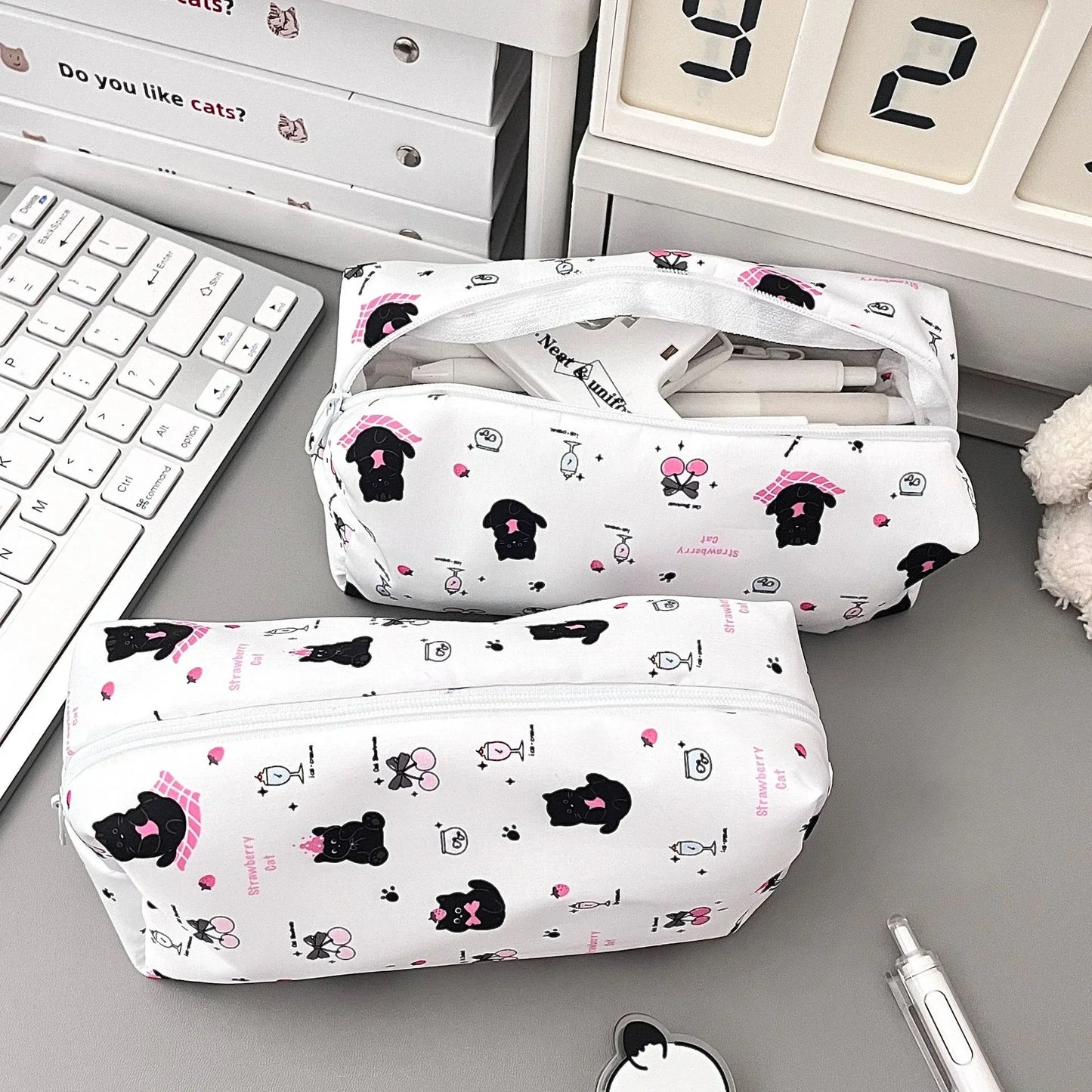 Trousse Coréenne Simple et Mignonne – Motifs Animaux Cartoon | Organiseur Portable pour Fournitures Scolaires et Maquillage