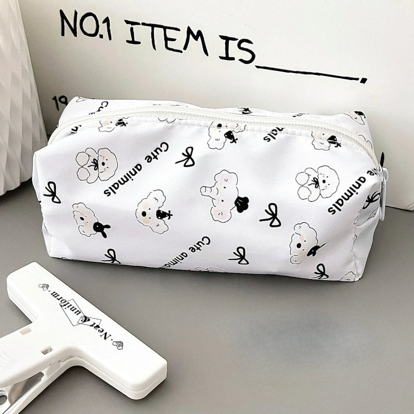 Trousse Coréenne Simple et Mignonne – Motifs Animaux Cartoon | Organiseur Portable pour Fournitures Scolaires et Maquillage