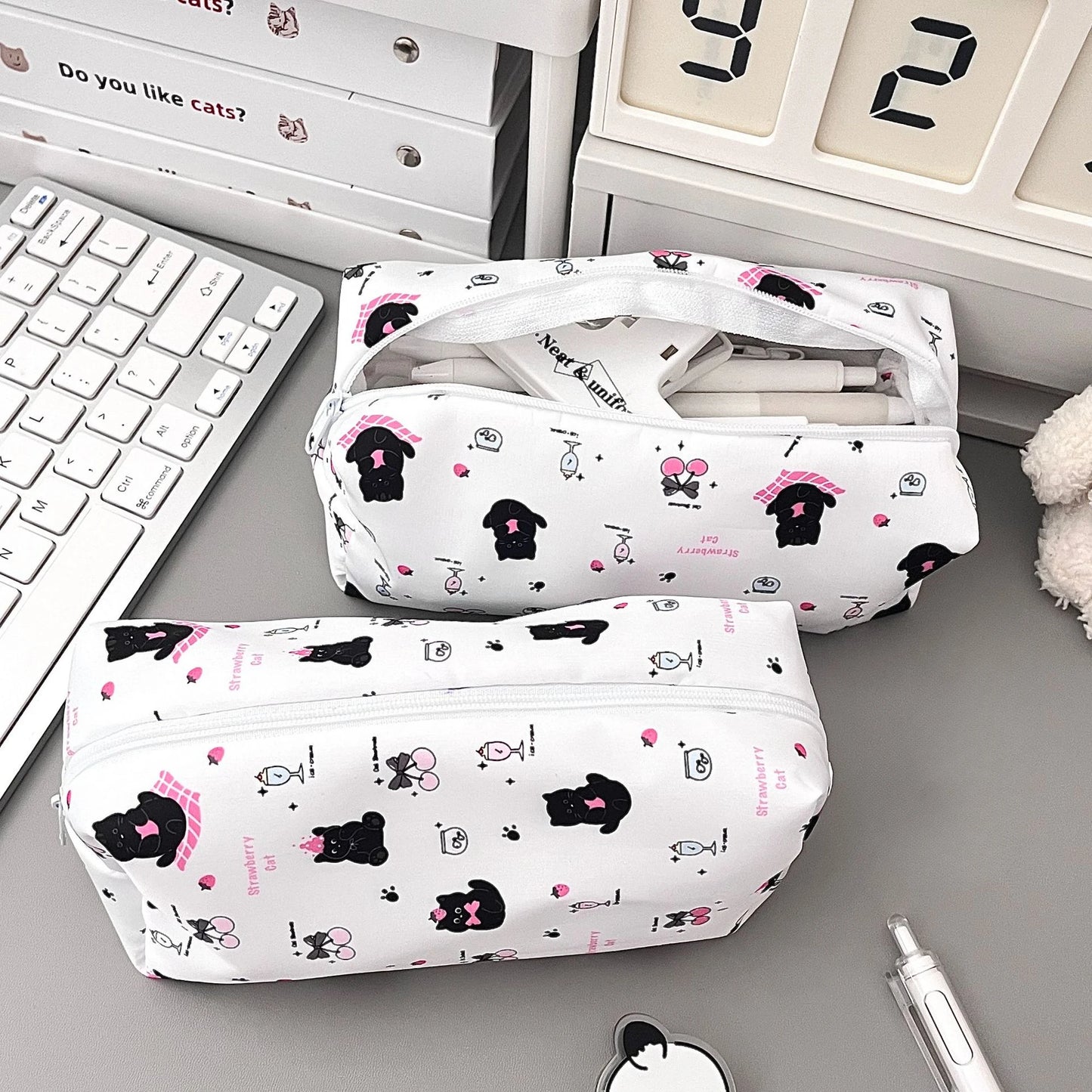 Trousse Coréenne Simple et Mignonne – Motifs Animaux Cartoon | Organiseur Portable pour Fournitures Scolaires et Maquillage