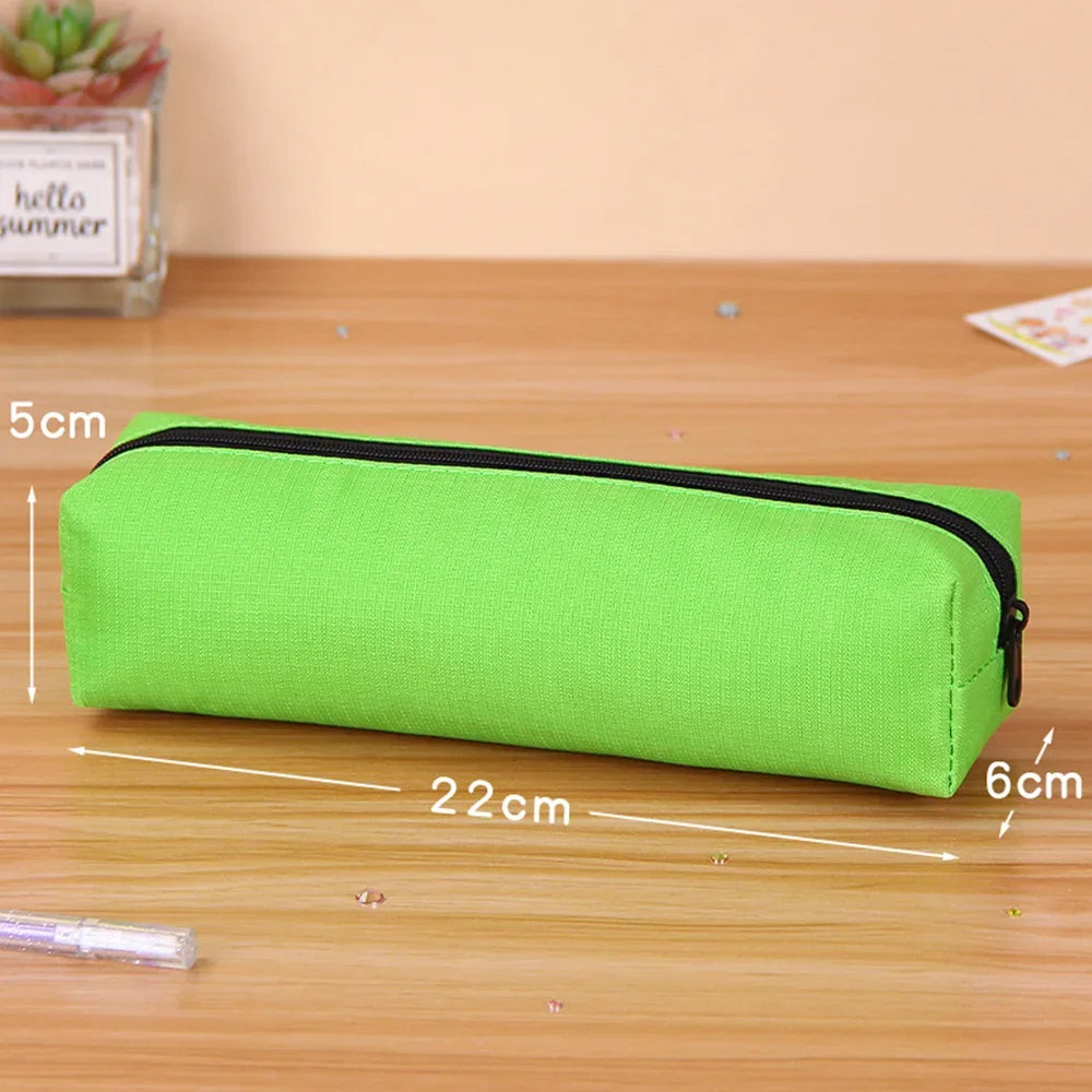 Trousse Unicolore à Fermeture Éclair – Grande Capacité | Style Simple et Élégant | Fournitures Scolaires & Trousse de Maquillage